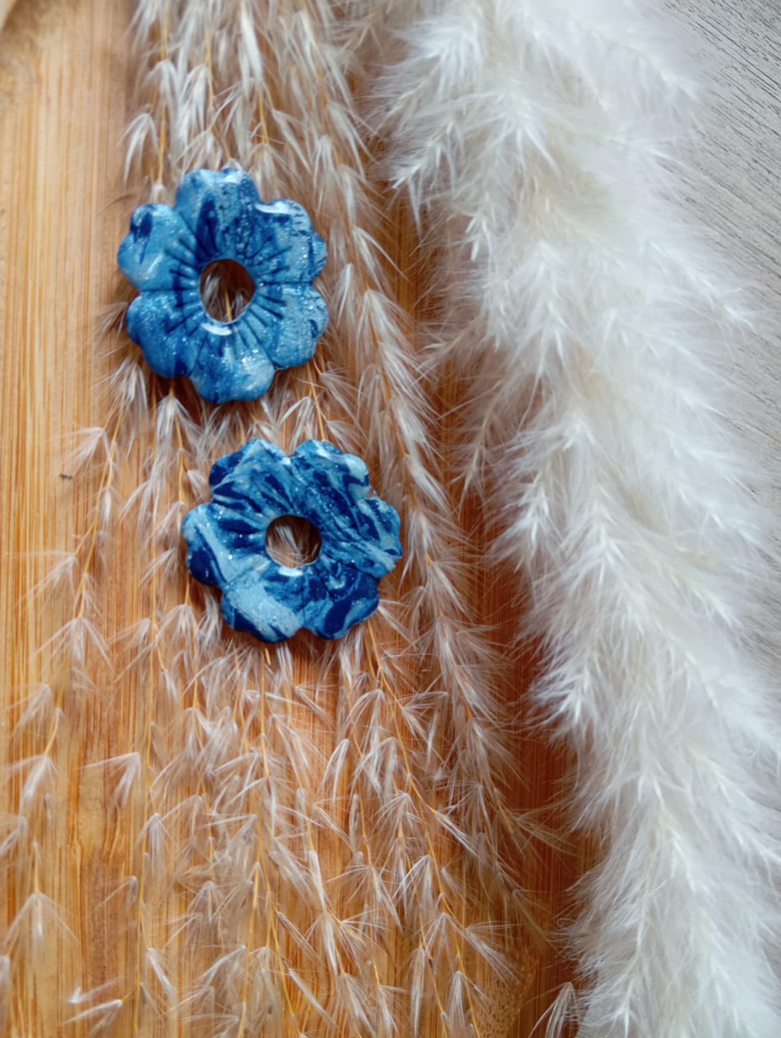 Fleur marbré bleu et blanc